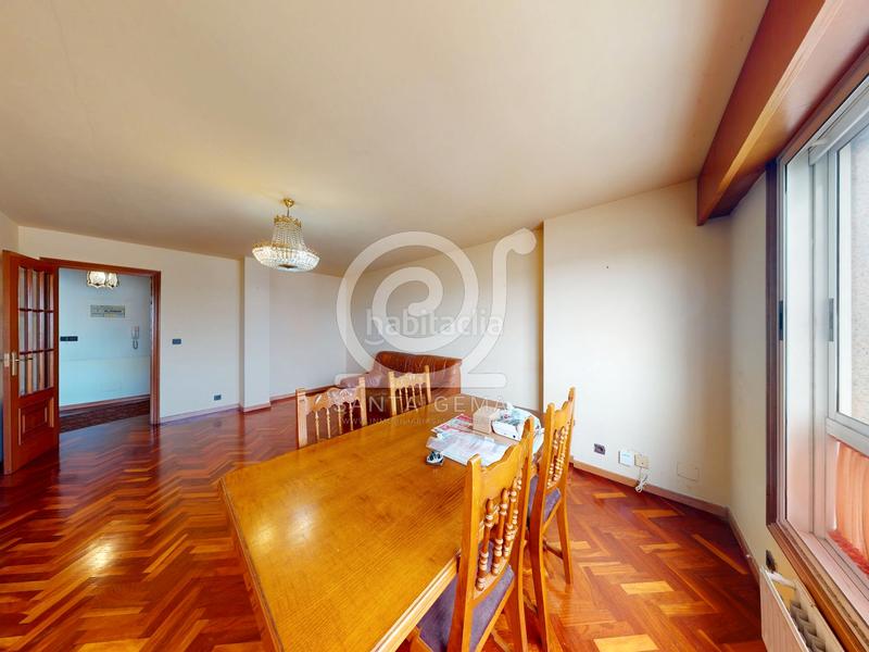 Foto 80b048ad-d4c8-451a-967a-d736641b1a73. Duplex avec chauffage parking dans Eirís Coruña (A)