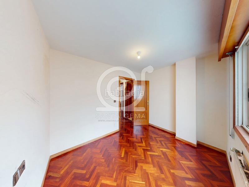 Foto c42f9873-ad2b-4f9a-b5e5-f813e0483a34. Duplex avec chauffage parking dans Eirís Coruña (A)