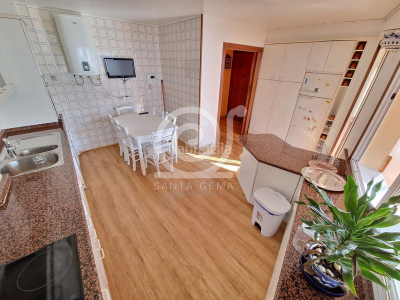 Foto e8b142b9-5812-46ad-8603-3f56c4a04456. Flat with heating in Os Mallos Coruña (A)