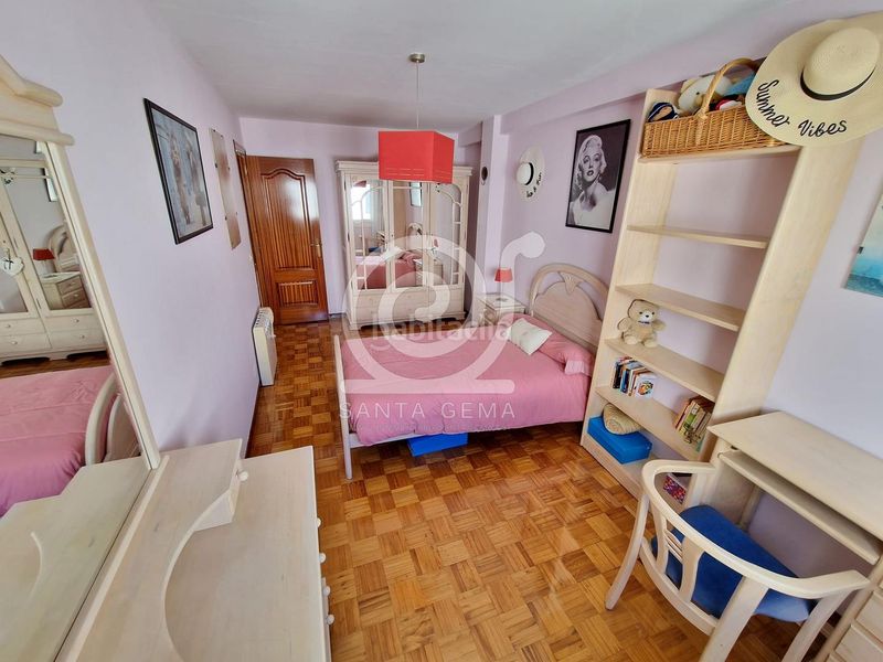 Foto eaea1ba9-14fa-4994-bdb8-63882be6fc4b. Flat with heating in Os Mallos Coruña (A)