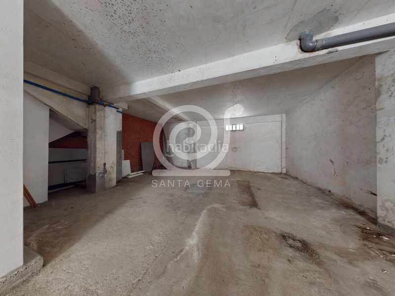 Foto ab04efc1-3217-4e0f-87da-55cfa39376d5. Geschäftsraum in Acea de Ama - O Burgo Culleredo