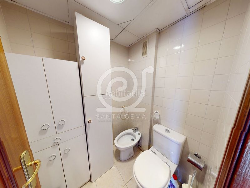 Foto af0d206c-017f-42b7-a89d-5da58439a93c. Pis amb xemeneia calefacció aparcament a Someso - Matogrande Coruña (A)