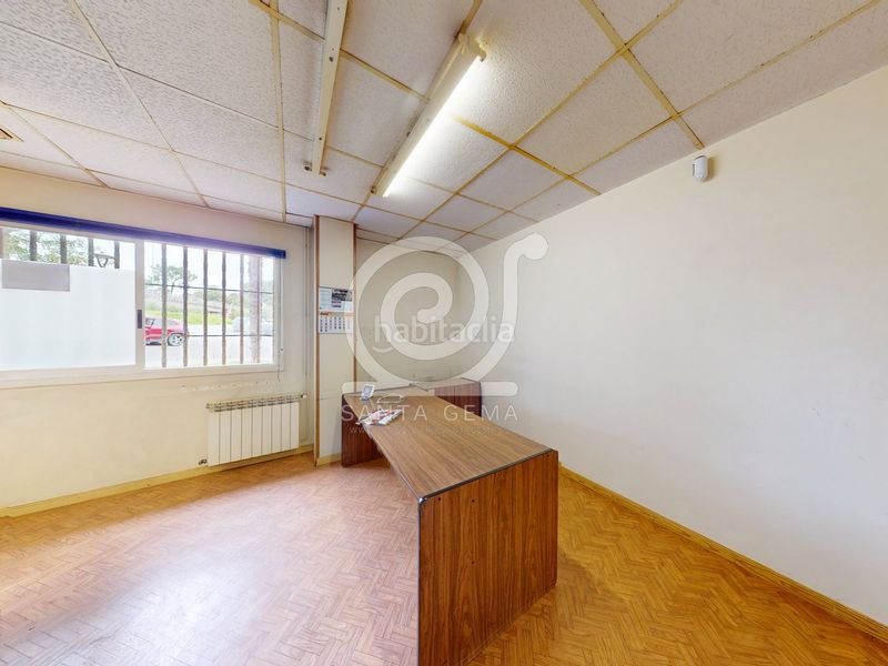 Foto b9d53c92-e6de-49d7-82a1-70694368e3a5. Affitto locale commerciale in Cambre