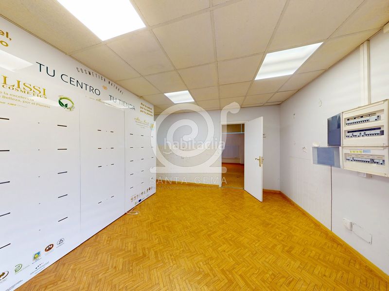 Foto feaa557d-7b3e-4504-88f5-0687ca676738. Affitto locale commerciale in Cambre