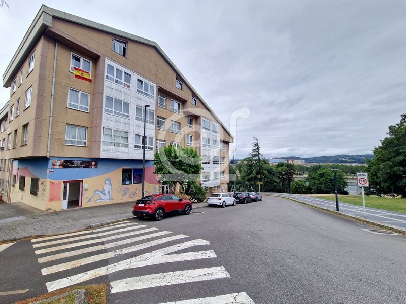 Foto ffa3fae2-f8a8-4cb3-8660-7c70d559f9e7. Affitto locale commerciale in Cambre