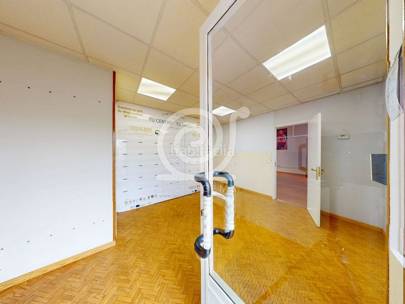 Foto a080c437-741a-4dbf-b7df-47df2a4e74ee. Lloguer local comercial a Cambre