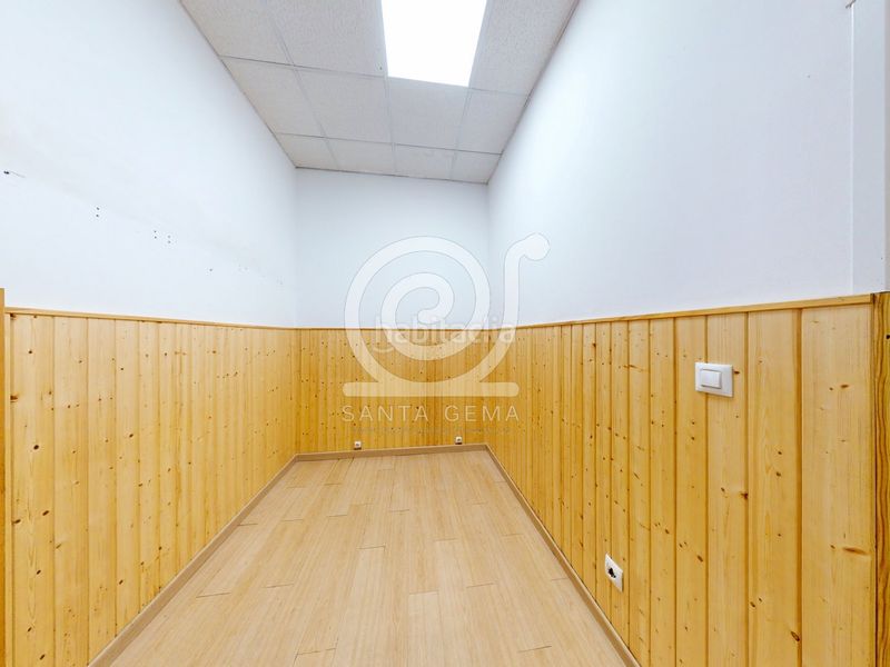 Foto c082c0c9-866d-40ad-8bac-d54275d221d8. Lloguer local comercial a Cambre