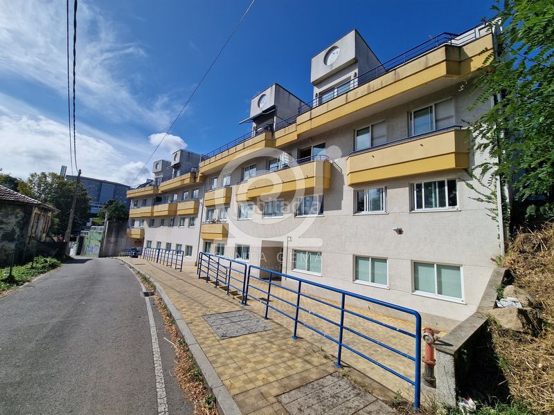 Foto be44bdc8-3a09-4529-968b-b4b527cdc7e2. Appartamento con parcheggio in Eirís Coruña (A)