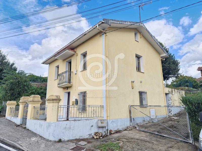 Foto b45f9045-8e04-4420-988e-1566345409e3. Casa a Bergondo