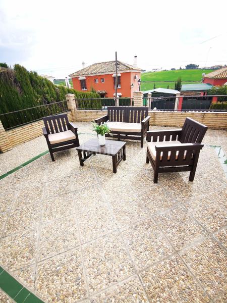 Foto 55edee44-b092-465a-bce1-80c86240180c. Alquiler chalet en calle séneca 22 oferta feria de ecija - villaparaiso en Écija