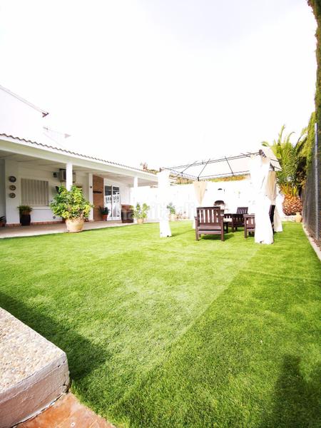 Foto 8c08aab8-7b41-4677-89c2-9c15425c37ac. Alquiler chalet en calle séneca 22 oferta feria de ecija - villaparaiso en Écija