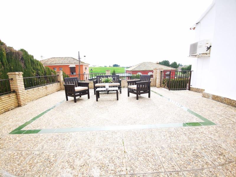 Foto 963dde5c-17ab-4a12-ba15-672449097aed. Alquiler chalet en calle séneca 22 oferta feria de ecija - villaparaiso en Écija