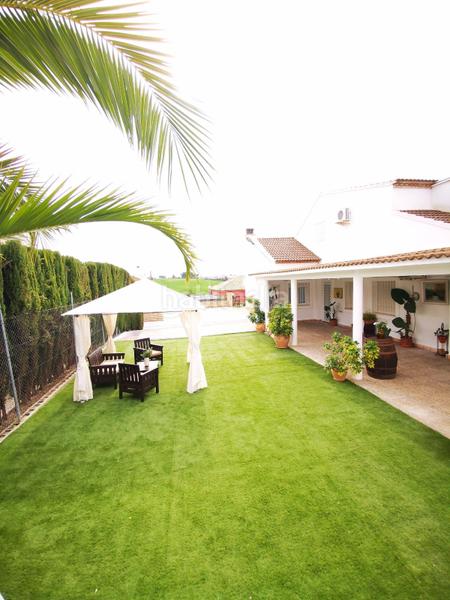 Foto ae0a1bc2-0633-457a-b91d-0400ae9d83cb. Alquiler chalet en calle séneca 22 oferta feria de ecija - villaparaiso en Écija