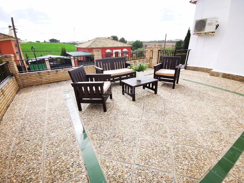 Foto ae4a8dd3-2878-42c4-9b04-934c2d8d9c79. Alquiler chalet en calle séneca 22 oferta feria de ecija - villaparaiso en Écija