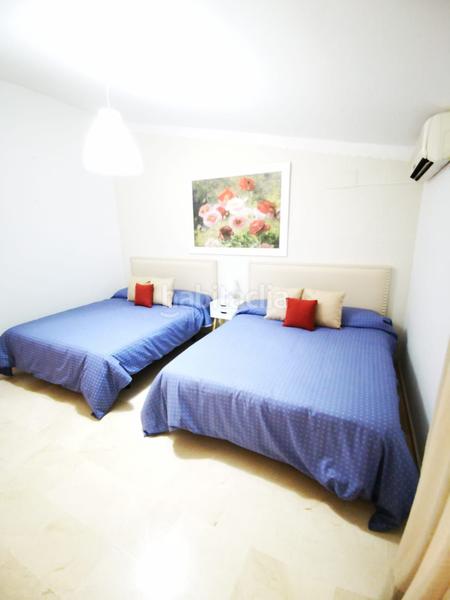 Foto e0406db8-4300-4295-aa47-8355ddb1d5a5. Alquiler chalet en calle séneca 22 oferta feria de ecija - villaparaiso en Écija