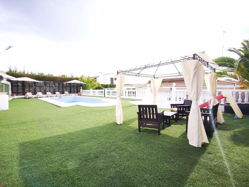 Foto 3ff1e963-8143-4bc1-ae7a-d7b6cad3bf0c. Lloguer xalet a calle séneca 22 a Écija