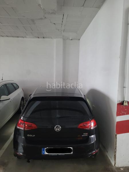 Foto b245be29-3e33-4396-8c18-a1b999081d05. Aparcament cotxe a Écija