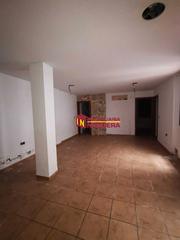 Pis a Écija. Se vende piso bajo en zona centro