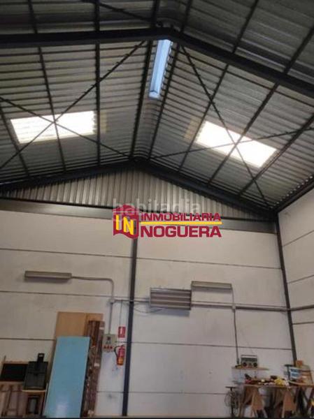 Foto 99e8c7d0-d2a6-4fe9-9c52-f43eeeee7ea3. Industrial building in Écija