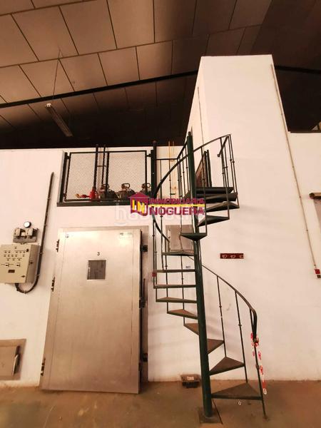 Foto 6a346cf5-3053-45b0-8350-6484eba5185b. Capannone industriale in Écija