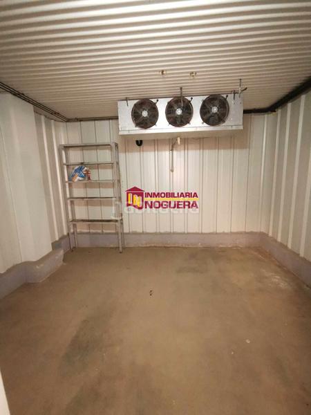 Foto 7452ae1a-8e3a-4885-a236-4e628161a825. Capannone industriale in Écija