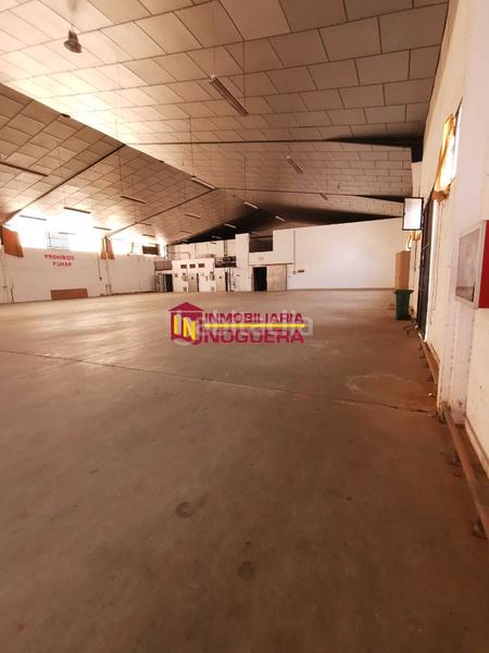 Foto ae8af9b5-4524-4fe1-a923-41574bebd631. Capannone industriale in Écija