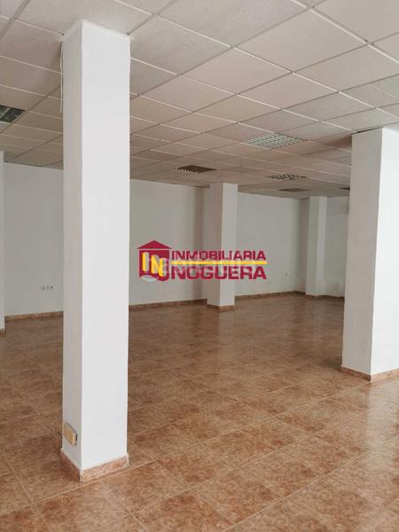 Foto c9e0aae3-8e05-40d8-a722-eebf26f1475d. Locale commerciale in Écija