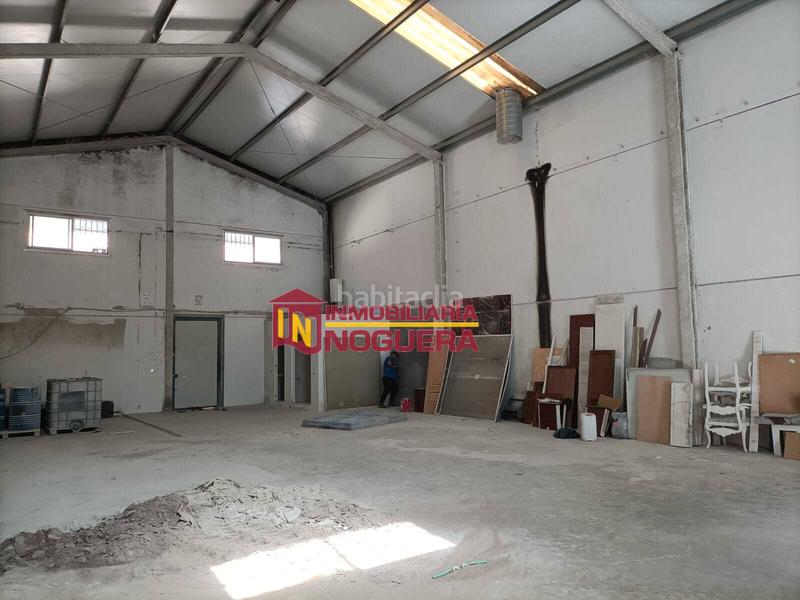 Foto 2598b378-c77a-4cf2-b49c-abb3ab0a8a14. Industrial building in Écija