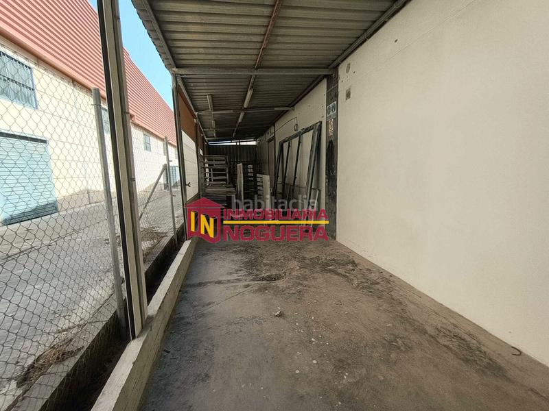 Foto d8205fd7-8d65-467d-b297-eb87900894b2. Industrial building in Écija