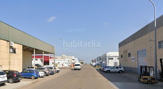 Foto 60dcb74c-41c1-4ed6-8f2b-f28052c33922. Nau industrial a Écija