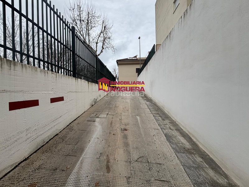 Foto be3f4f68-6c0e-4659-8aa3-07ee53e759fa. Aparcament cotxe a calle barcelona 5a a Écija