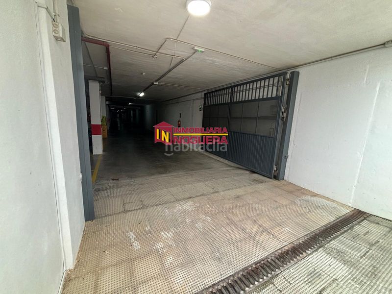 Foto d3d0e816-116f-48cc-82b1-cc61e480ca70. Aparcament cotxe a calle barcelona 5a a Écija