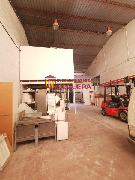 Foto 4207dbae-d75f-46ea-a21d-924c84b6e478. Nau industrial a Écija