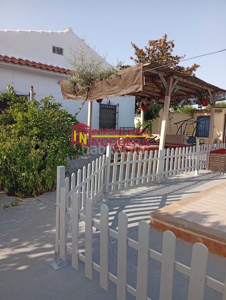 Foto a3b2c914-f5cf-4a4e-8cac-ad53de005e14. Xalet amb piscina a Fuente Palmera
