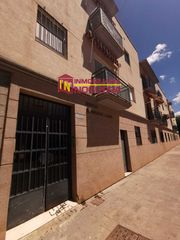 Appartement  Calle pueblo saharaui 1. ?? piso en zona avenida del genil- con garaje y trastero (sevill