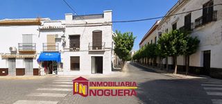 Aparcament cotxe a Écija. ?? plaza de garaje cerrada en zona puerta palma (sevilla) ??