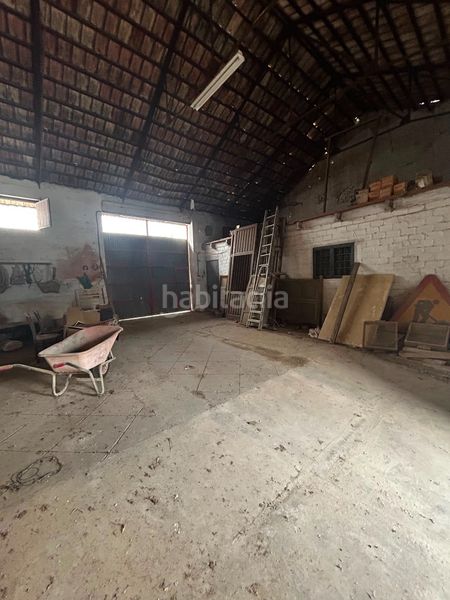 Foto f202dc78-a50d-41f4-b921-b6d5fbf19c63. Nau industrial a Écija