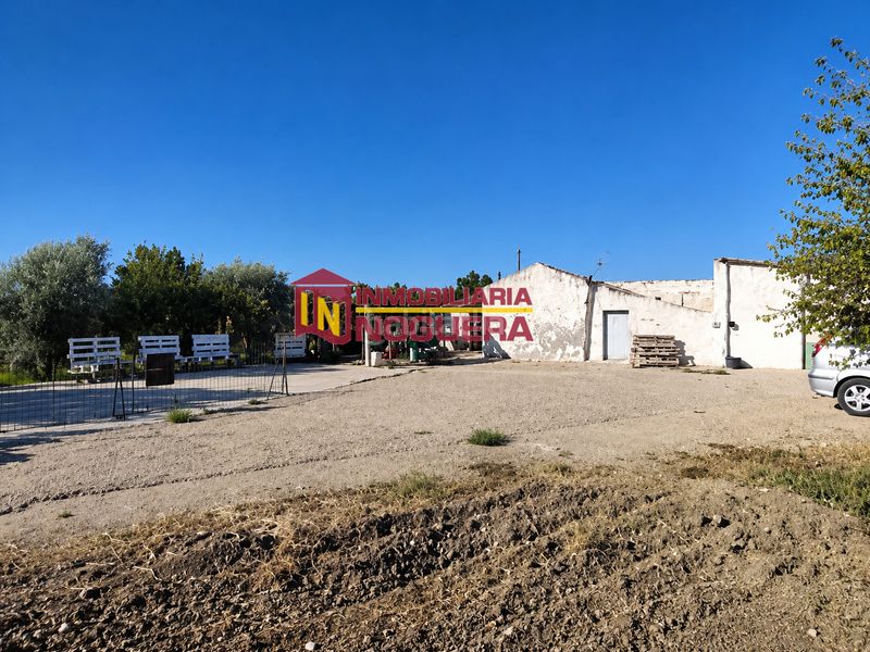 Foto f8049a4e-cbf4-4f6b-a377-da393b73ea59. Finca rústica a Écija