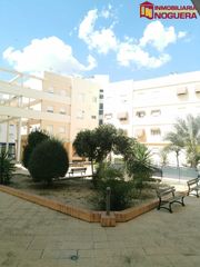 Etagenwohnung  Calle feria 14. ??piso de renta libre con garaje y trastero en la alcarrachela,