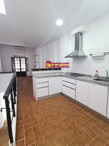 Foto 3cd38fb4-d20a-4dce-b80c-df244062bcc2. Edificio ?? edificio en venta- local + vivienda con solarium. ?? en Écija
