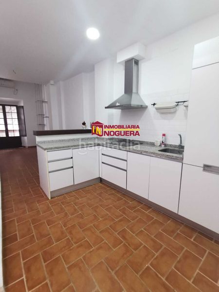 Foto 44b0a205-5b17-4f02-a69e-41b907d09ffa. Edificio ?? edificio en venta- local + vivienda con solarium. ?? en Écija