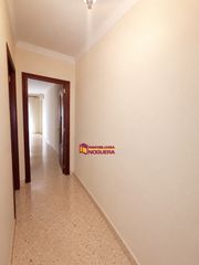 Flat in Écija. Piso zona merinos . renta libre