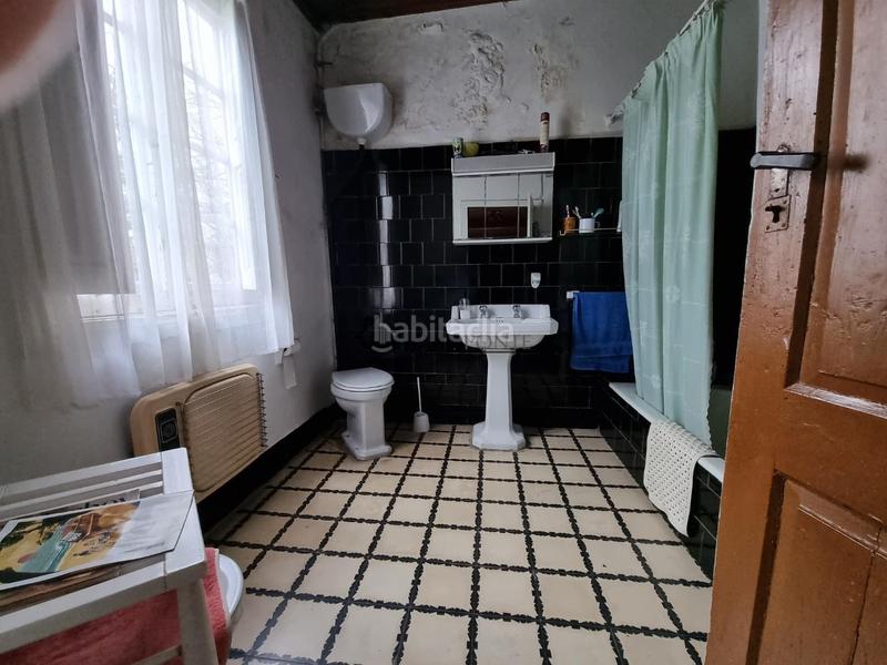 Foto 30db3d3f-d1f8-47ee-9c42-726a48ea2802. Casa  de piedra para reformar en san salvador se vende casa de piedra construida en 1900, ideal para reformar y convertir e en Poio