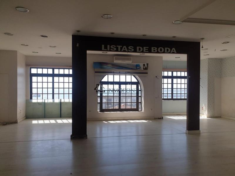 Foto f3ab4dca-7706-4477-ad9a-32a27d2f9000. Edificio in Cambados