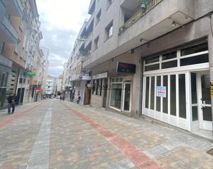 Location Local commercial à Zona de Plaza de Barcelos. Local comercial a escasos metros de benito corbal!