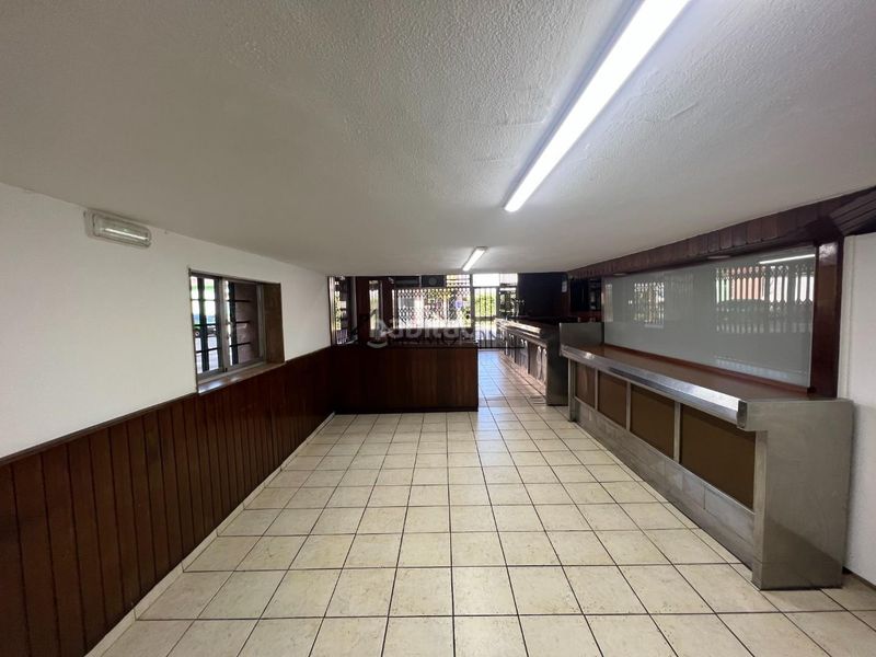 Foto 01ee28c0-76cf-4d47-87cb-961594dfaeb6. Alquiler local comercial alquiler de bajo comercial en el centro . se alquila bajo comercial en una ubicación inmejorable, en calle san antoni en Pontevedra
