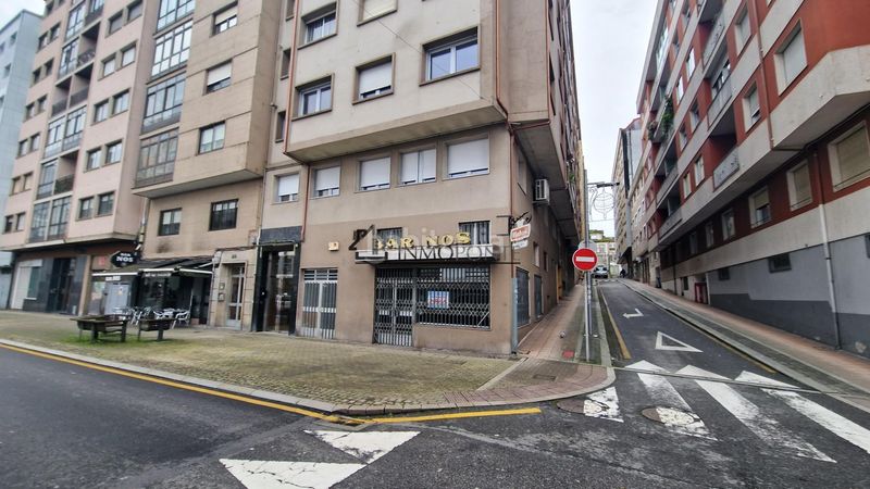 Foto 5c0beac0-1a70-430a-90c9-ece605adcc57. Alquiler local comercial alquiler de bajo comercial en el centro . se alquila bajo comercial en una ubicación inmejorable, en calle san antoni en Pontevedra