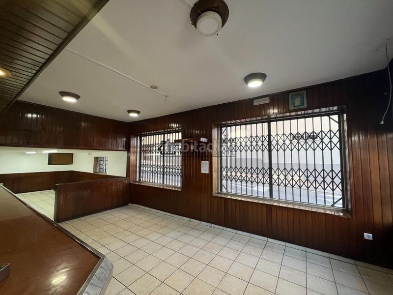 Foto cbb3c2a5-ff39-418e-90c1-6088f553916e. Alquiler local comercial alquiler de bajo comercial en el centro . se alquila bajo comercial en una ubicación inmejorable, en calle san antoni en Pontevedra