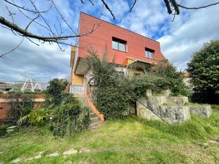Casa en Gondomar. Vivienda unifamiliar con jardín de 651 en gondomar. magnífica vi