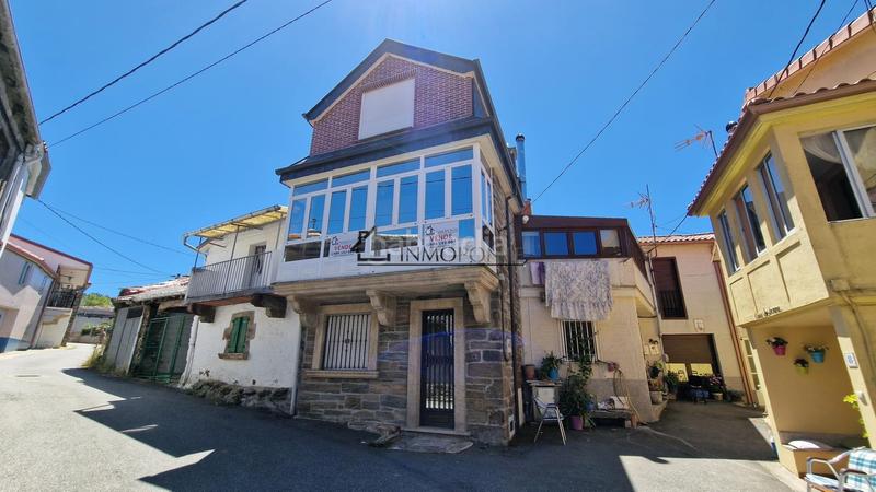 Foto cf9845af-942e-4411-9dcd-833cf7378c4c. Casa adossada a Forcarei